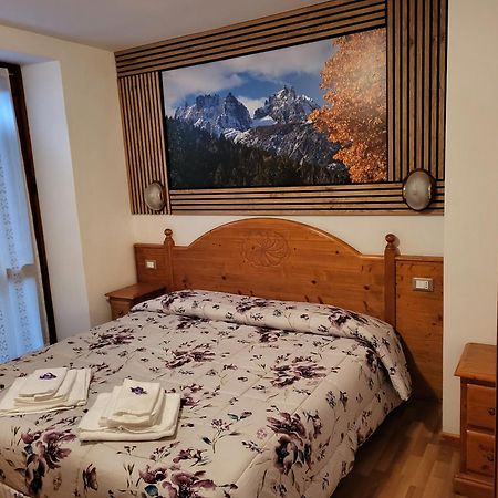 Albergo Meuble Tarandan 포르니 디 소프라 외부 사진