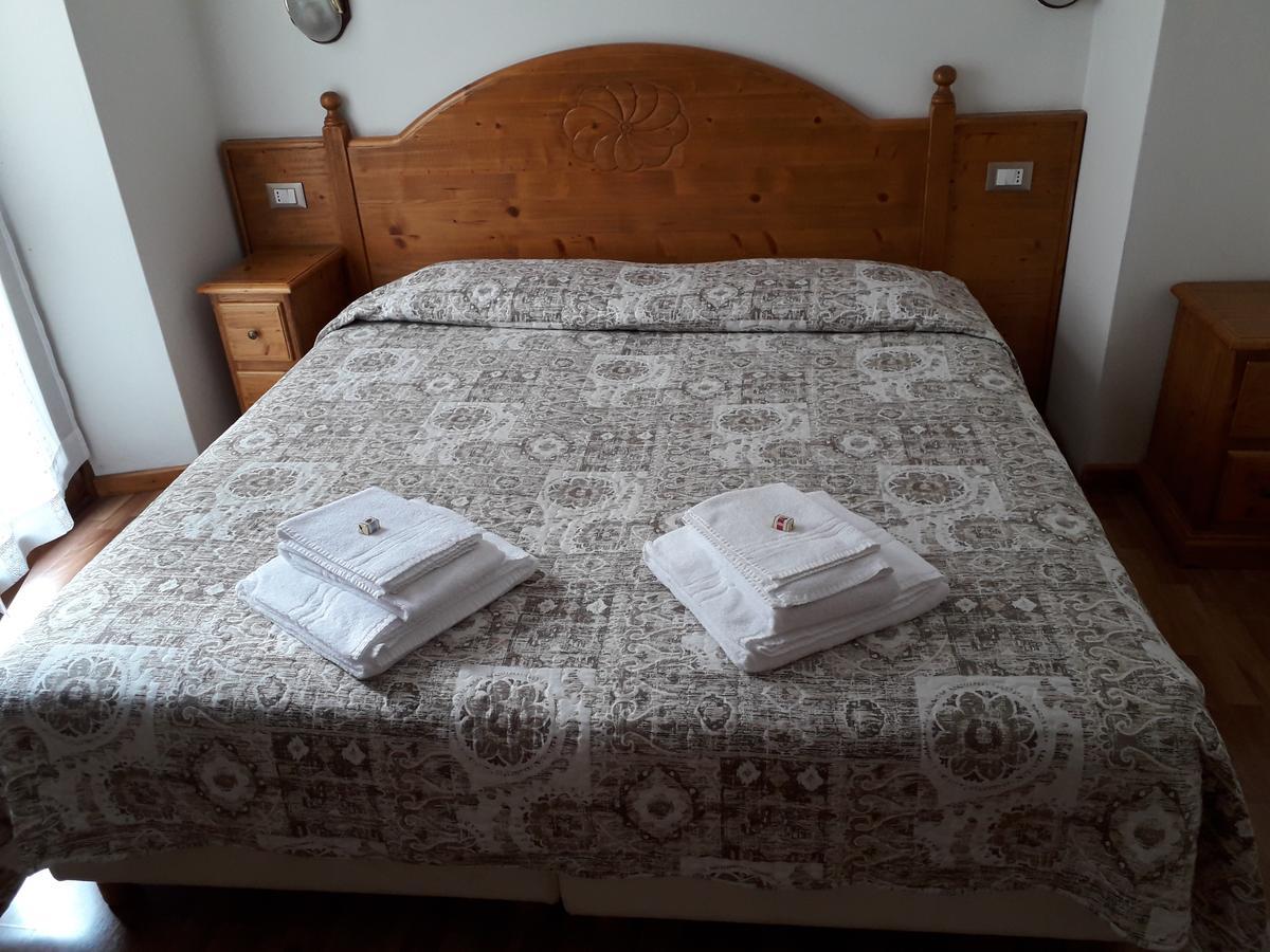 Albergo Meuble Tarandan 포르니 디 소프라 외부 사진