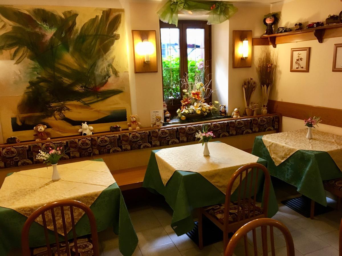 Albergo Meuble Tarandan 포르니 디 소프라 외부 사진