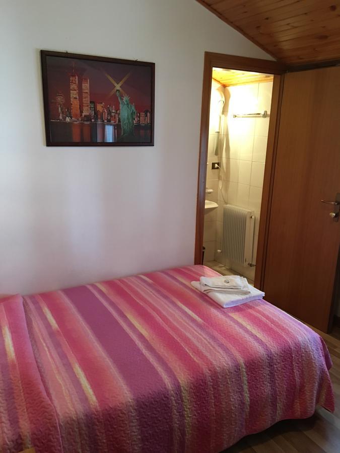 Albergo Meuble Tarandan 포르니 디 소프라 외부 사진